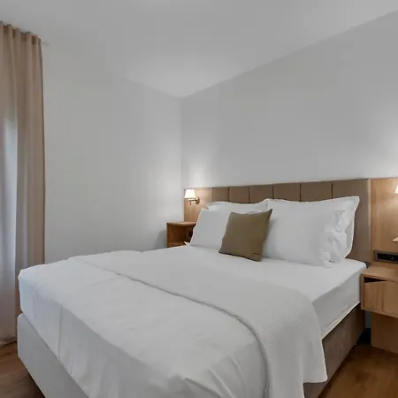 1-2 Luxury L&l - 100m From The - Makarska Exklusiv Apartamento